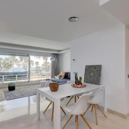 Апартаменты Modern Frontline - *