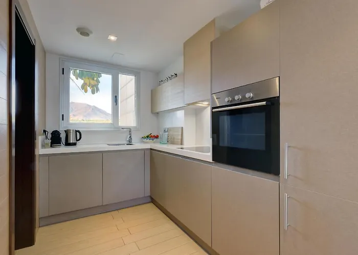 Modern Frontline - *