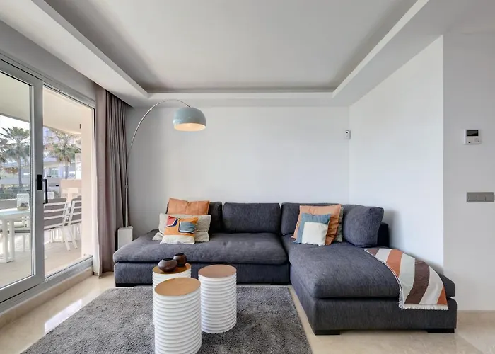 Modern Frontline - Estepona