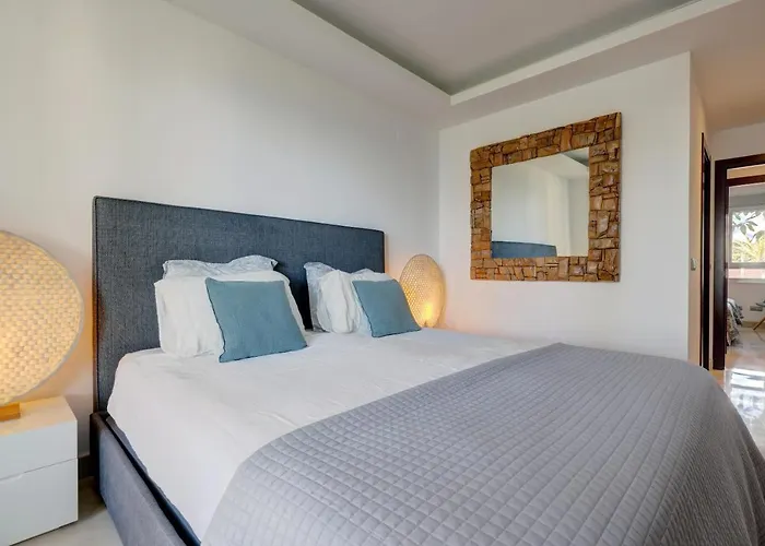 Modern Frontline - Estepona