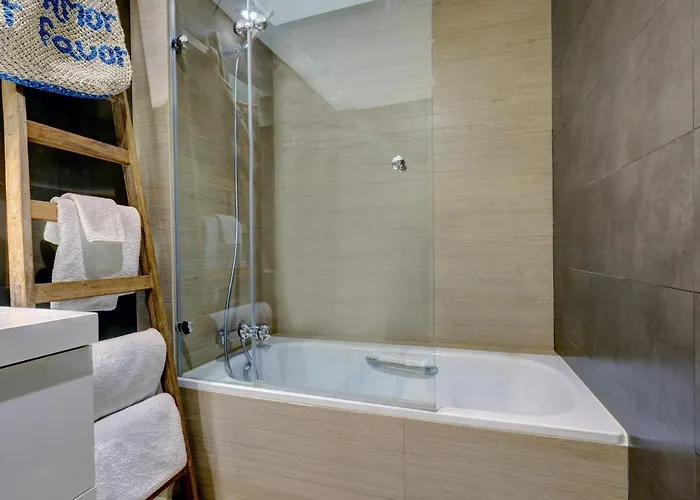 Modern Frontline - *